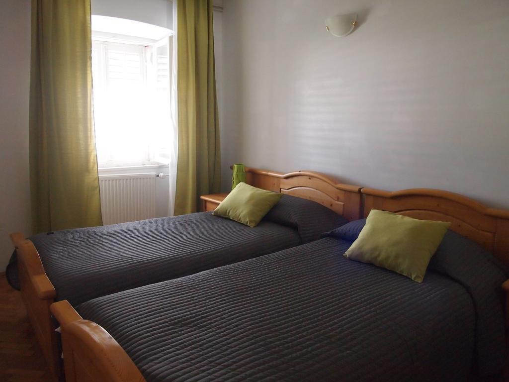 Guest House Kolarin Slano Rum bild